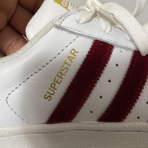 Adidas superstar w/burgundy stripes 8 - Picture 5 of 8
